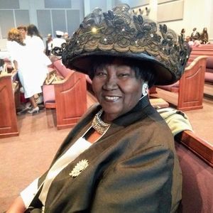 Meet your Posher, Cassandra